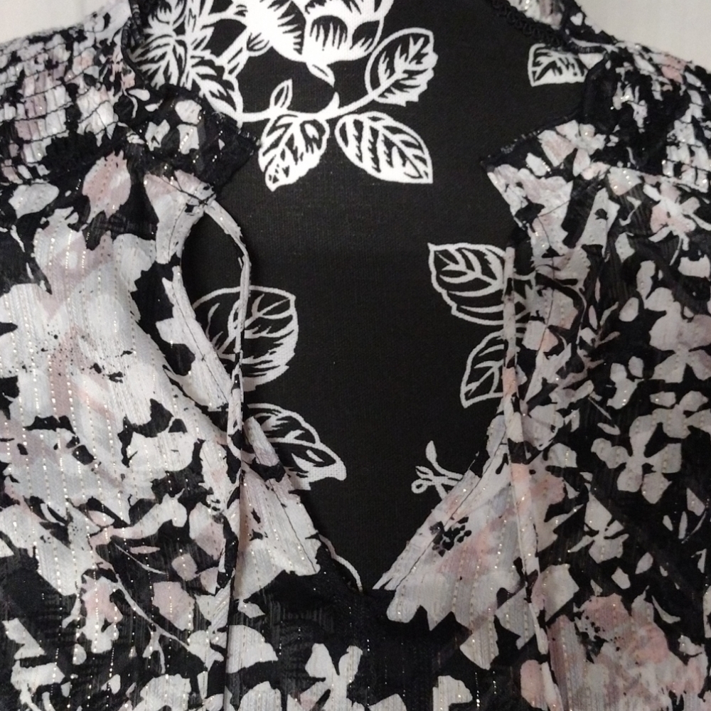 Express Sheer Ruffle Shoulder Blouse - Picture 4 of 4